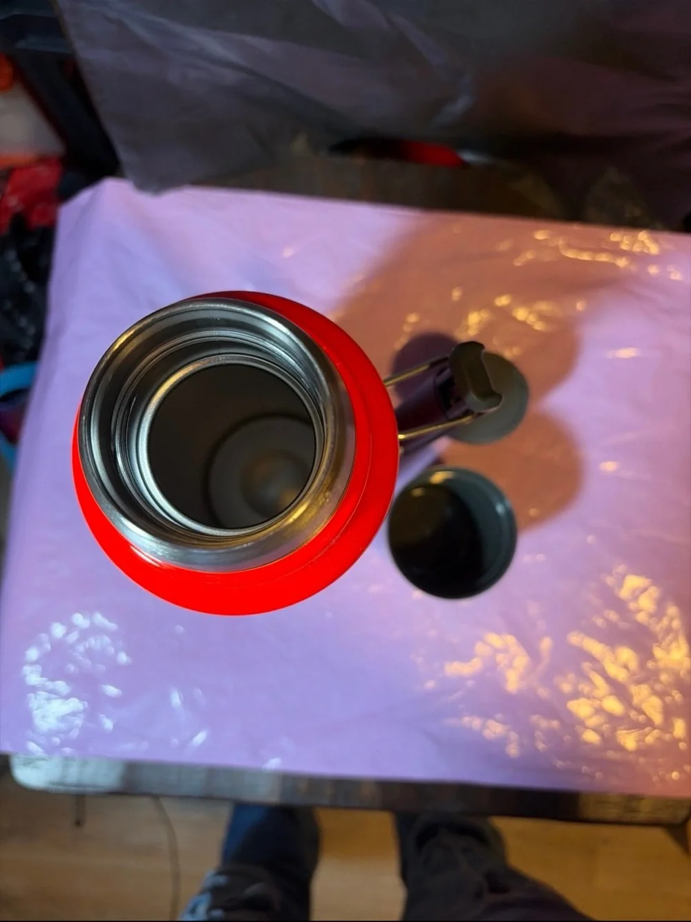 Stanley Red Insulated Vacuum Flask with Black Handle - Picture 3 of 3